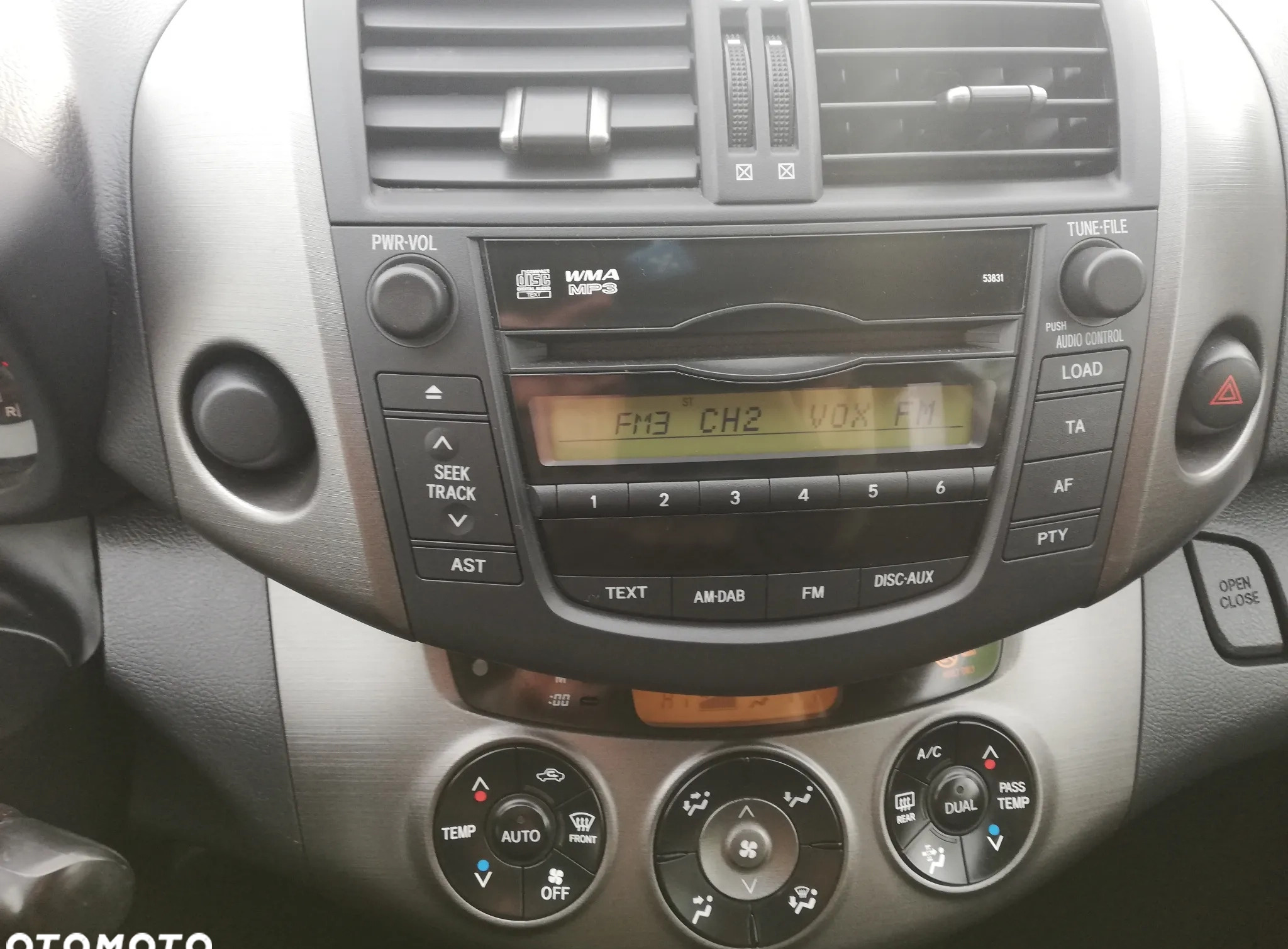 Toyota RAV4 cena 41900 przebieg: 162700, rok produkcji 2009 z Piastów małe 352